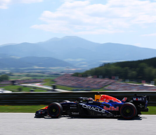 Verstappen: "Doğru dengeyi bulmak zordu. Diğerlerinin seviyesinde değiliz"
