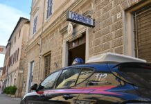 Contachilometri dell'auto manomesso per far figurare 78mila km in meno, denunciato