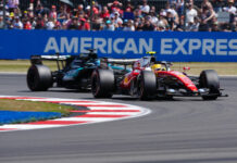 Hamilton (Ferrari) e Russell (Mercedes)