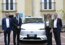 Geely, Rinascimento Urbano a Napoli: donate EX5 elettrica e wallbox a Fondazione Foqus