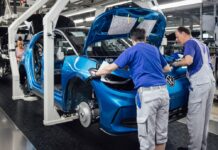 Kreditversicherer: „Motor der deutschen Automobilindustrie stottert gewaltig“ VW-ID.3-Fahrzeugwerk-Zwickau