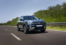 Nissan, Hindistan'daki dünya prömiyerinde Tekton SUV'u tanıttı

