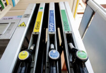 Prosegue rialzo dei prezzi carburanti, benzina self a 1,858