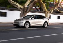 Tesla’s Model YL arrives in the US for a hefty $61,990 Tesla'nın Model YL'si ABD'ye 61.990 ABD doları gibi yüksek bir fiyata ulaştı