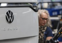 'Volkswagen chiuderà quattro fabbriche in Germania a partire dal 2031'