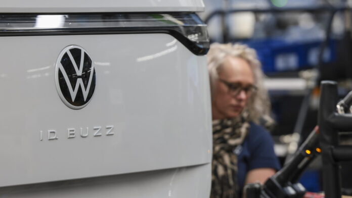 'Volkswagen chiuderà quattro fabbriche in Germania a partire dal 2031'