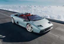 Eccentrica presenta la V12 Roadster al The Quail, A Motorsports Gathering
