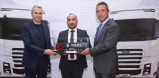 Ford Trucks’tan Yılda Şirketler Grubuna 101 araçlık teslimat